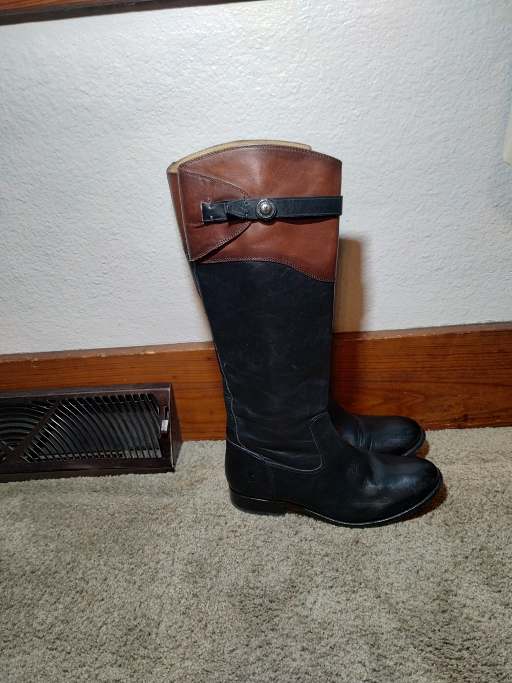 Women's  Leather Frye Boots Sz 7.5- Black & Brown
